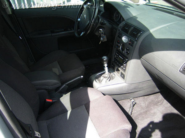 Ford Mondeo silber (100)